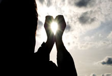 塞尔维亚队不断突破！，浓眉哥连续三场比赛得分超过大比分获胜观众掌声雷动的简单介绍